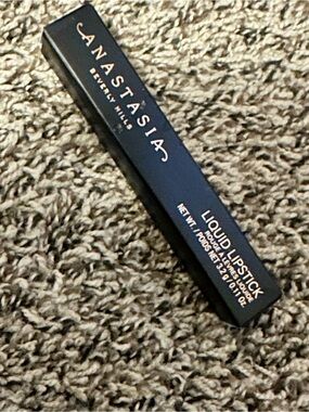 Anastasia Beverly Hills Matte Liquid Lipstick - POET